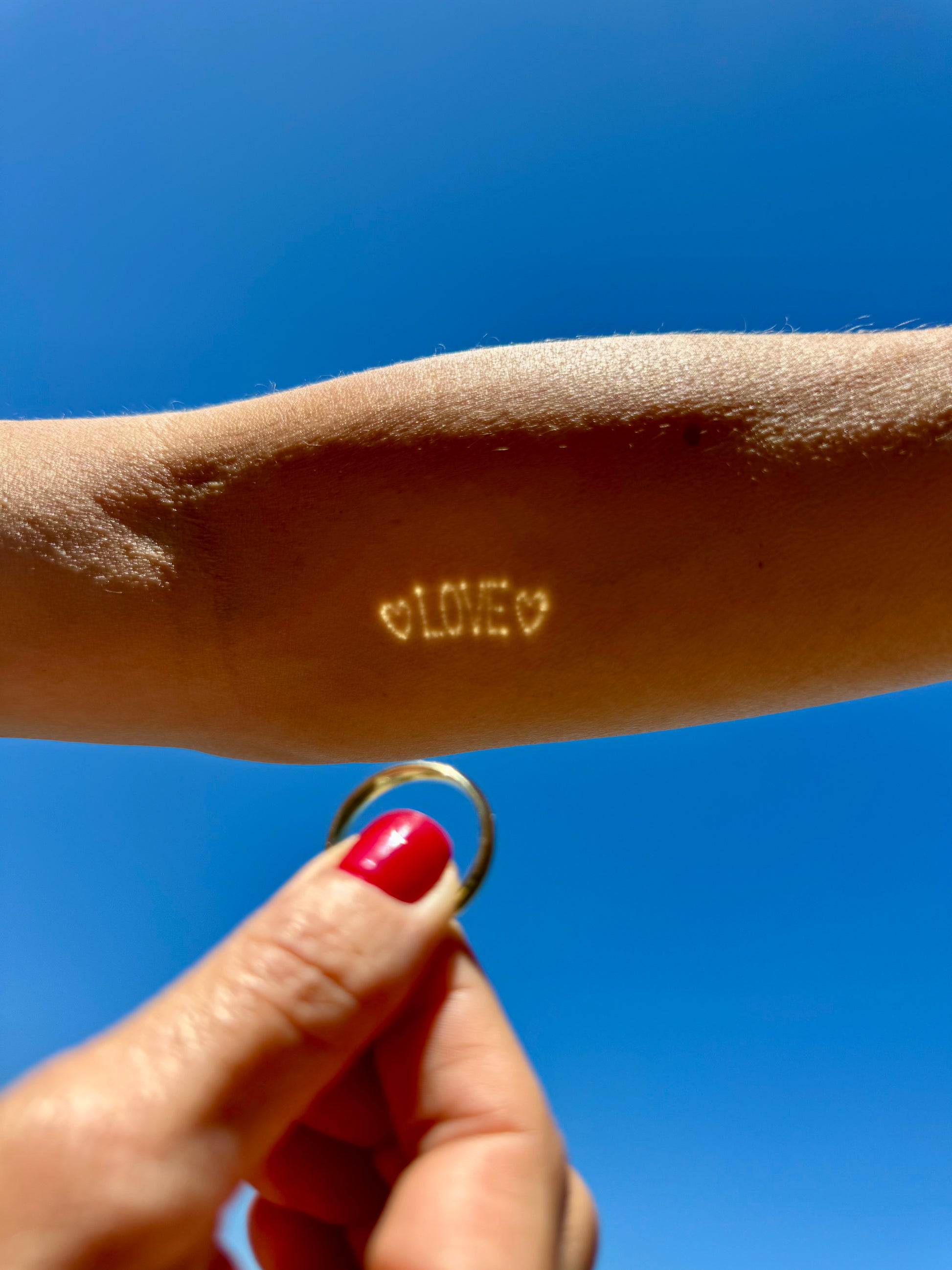Slim Light Sculpting Love Ring