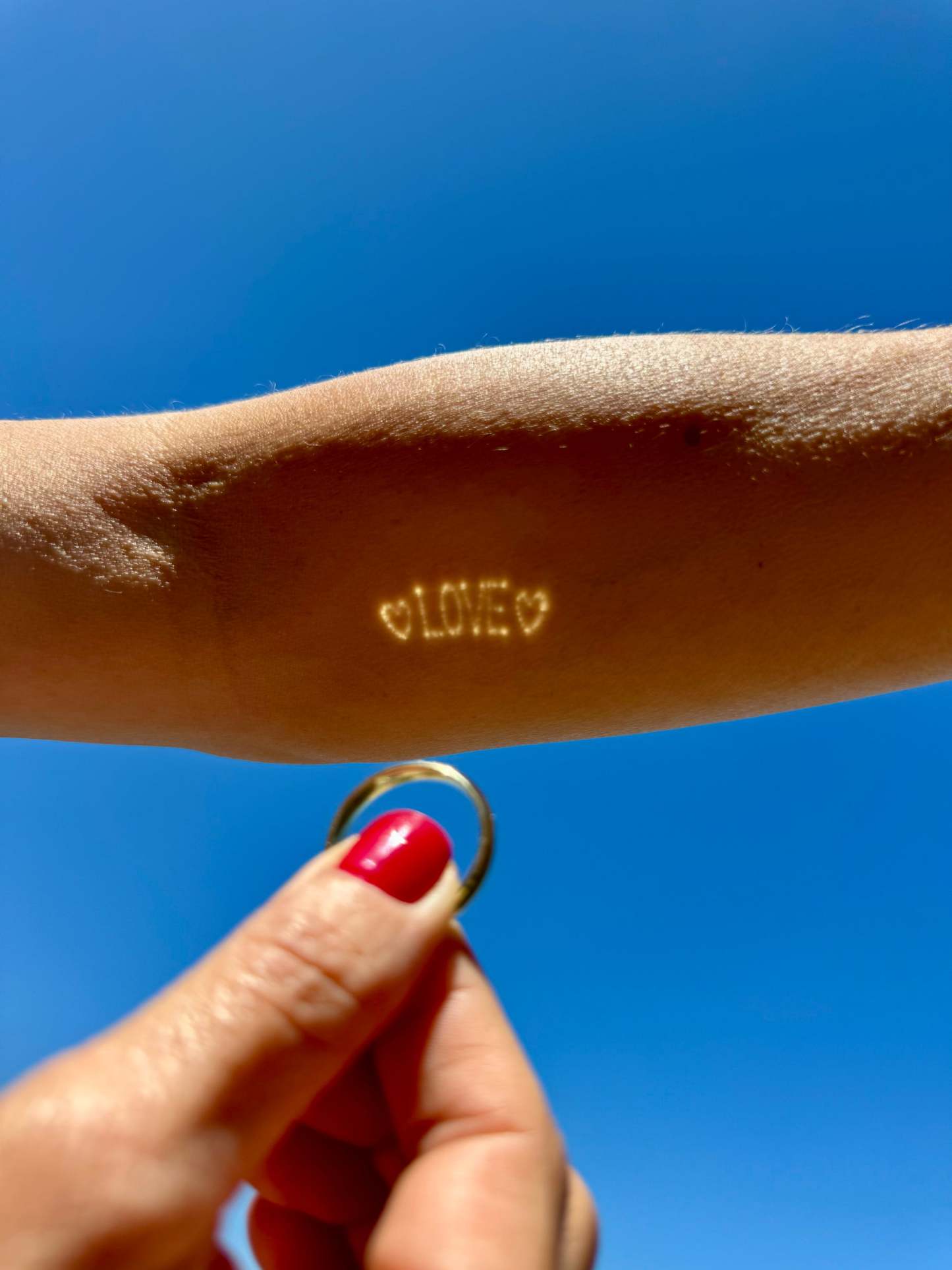 Slim Light Sculpting Love Ring