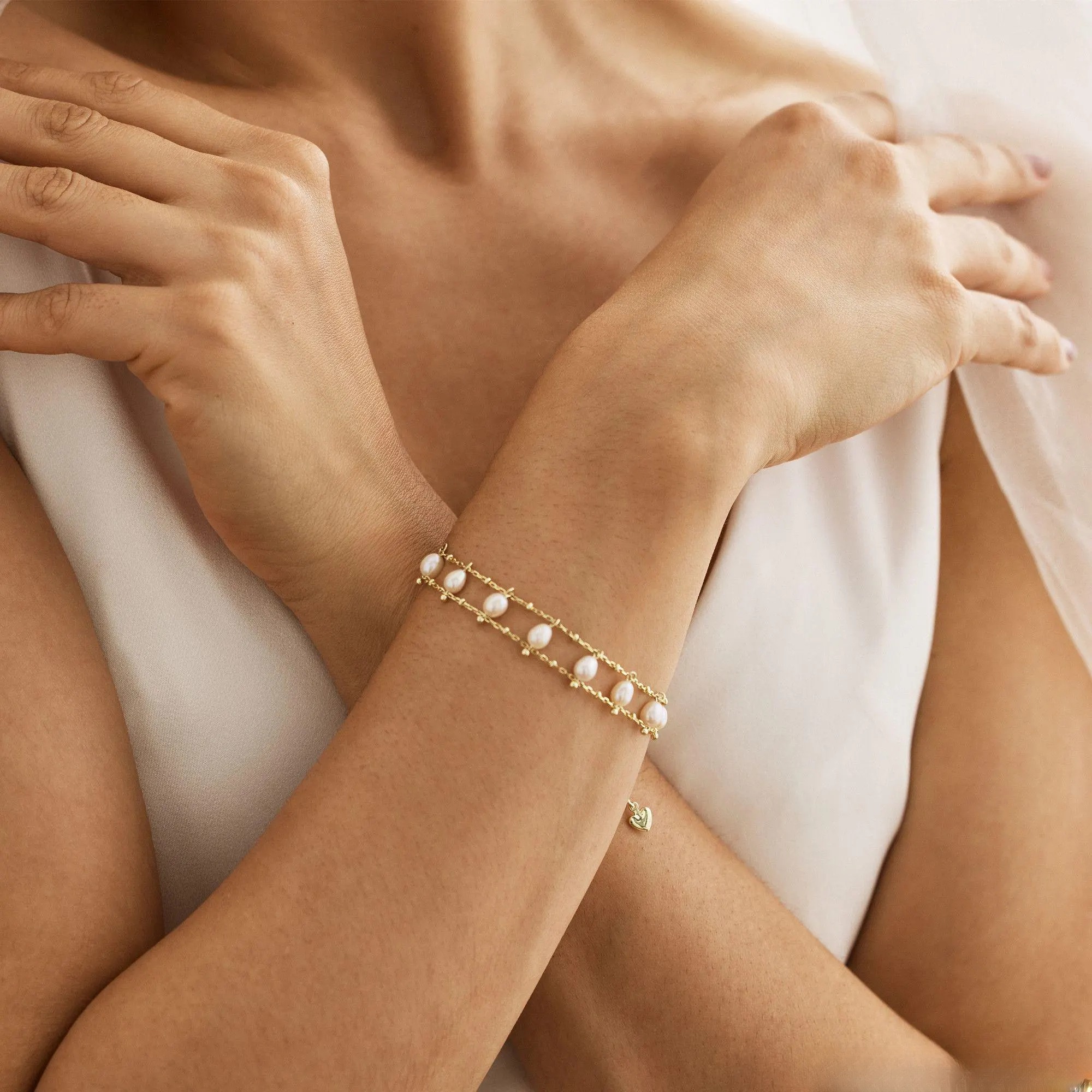 ​​MINIMALIST FRESHWATER PEARL BRACELET – HYPOALLERGENIC BRIDAL & EVERYDAY ELEGANCE​