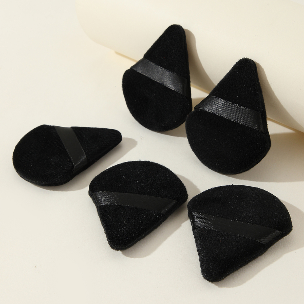 Black Triangle Fan Puff 5pcs