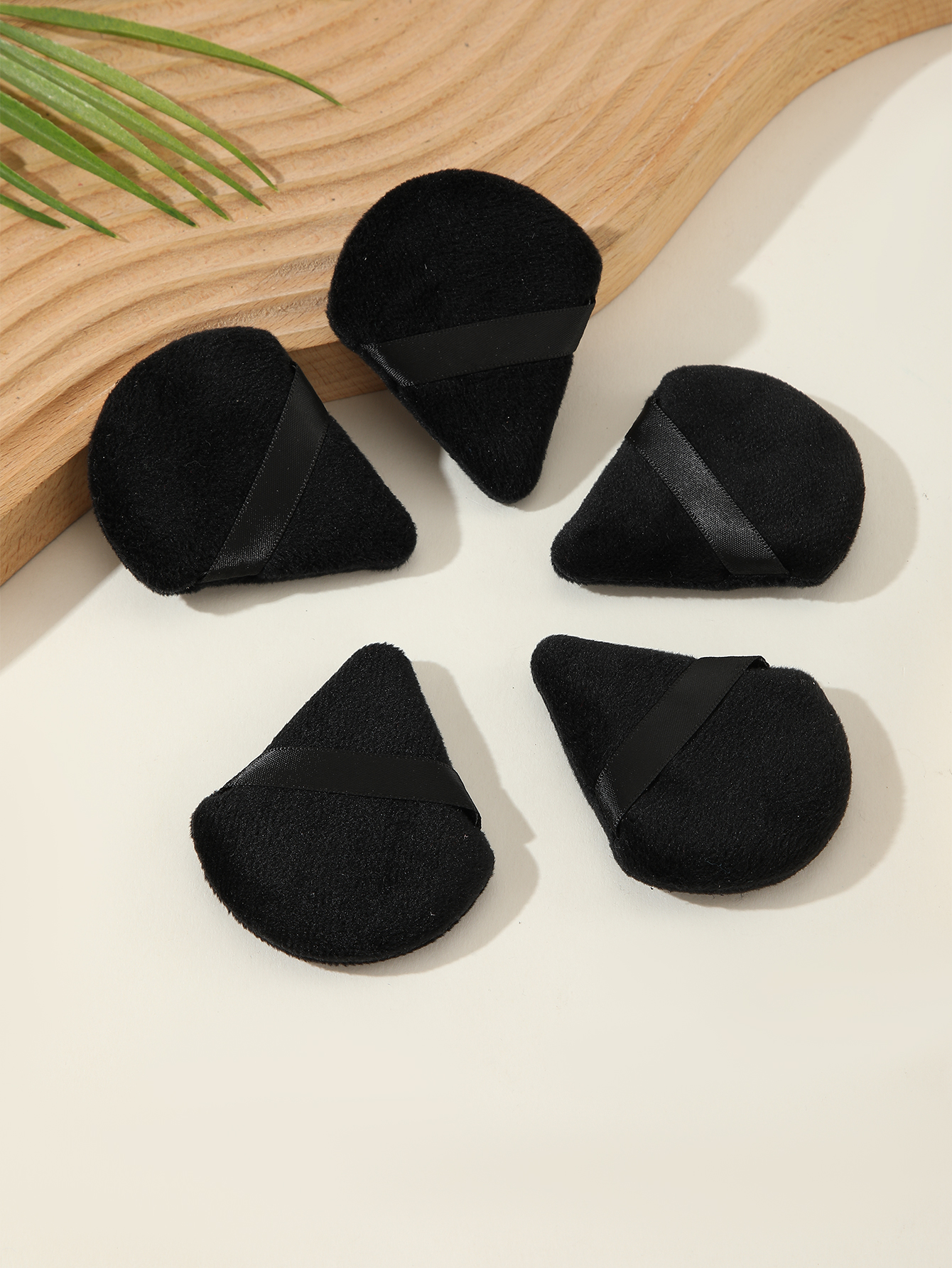 Black Triangle Fan Puff 5pcs