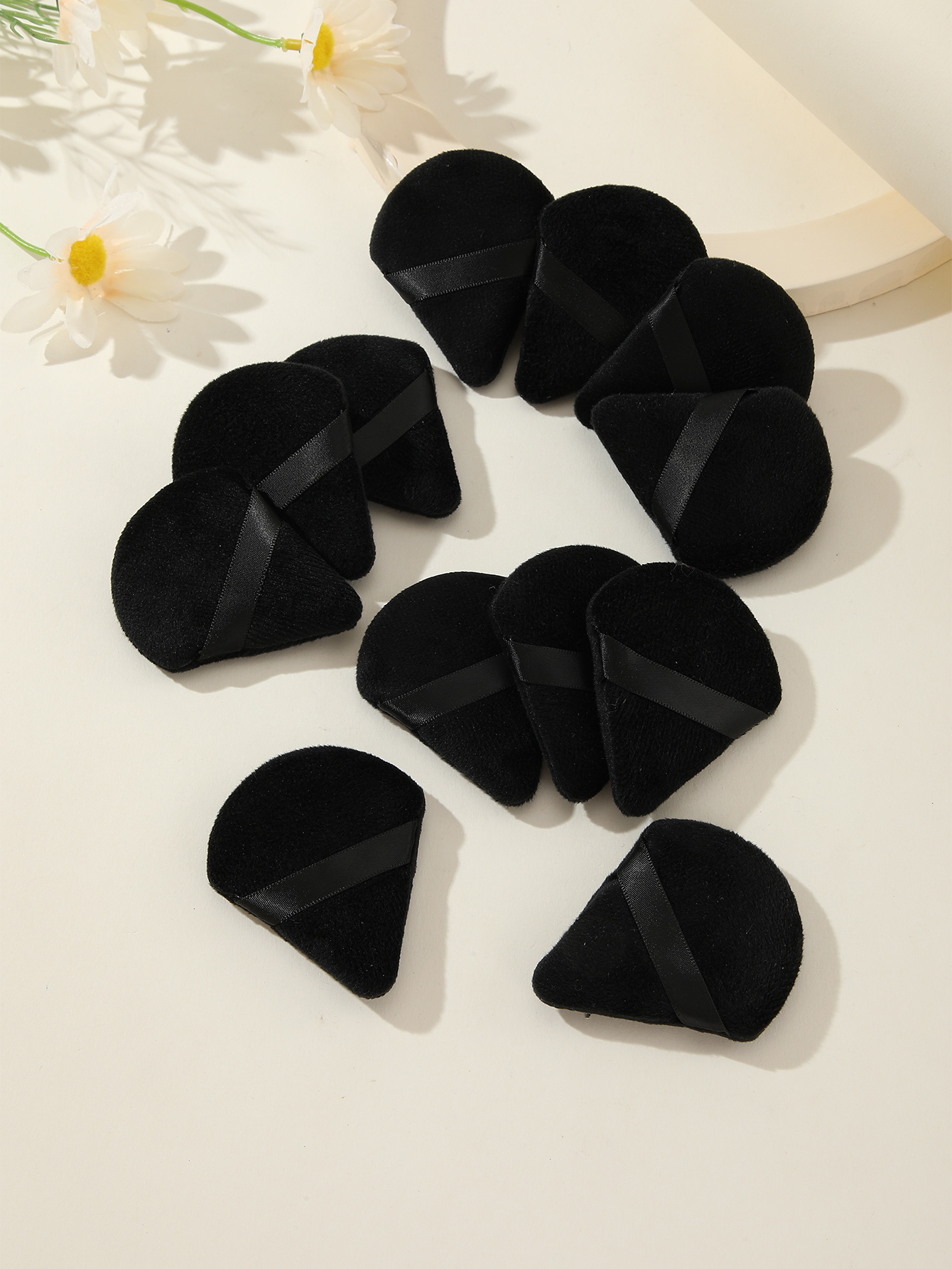 Black Triangle Scalloped Powder Puff Makeup Puff 12pcs
