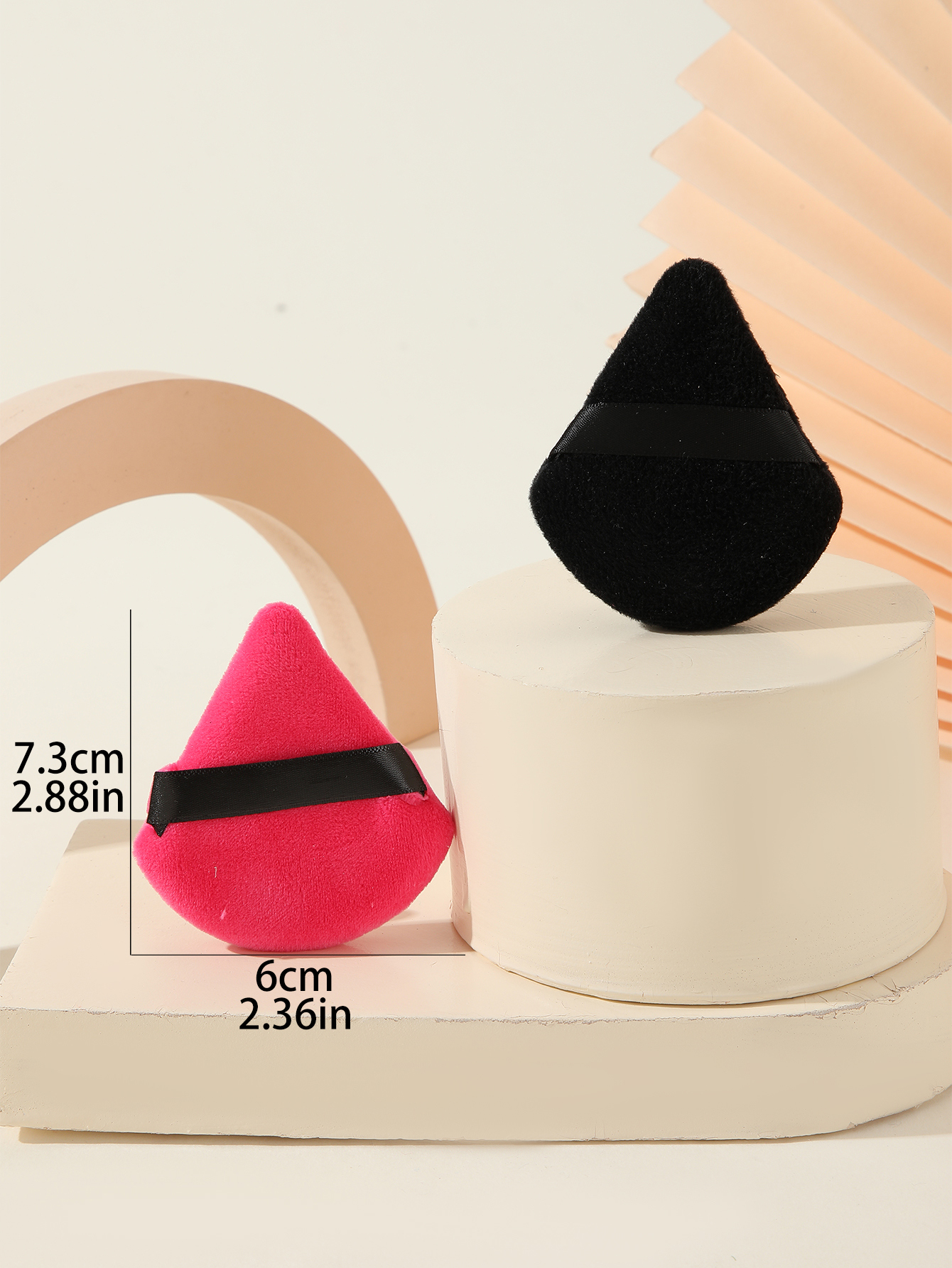 Mixed Color Triangle Fan Puff 1pc Black 1pc Red