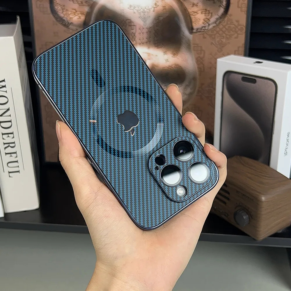 Husă nouă pentru iPhone mată din fibră de carbon [Magsafe]