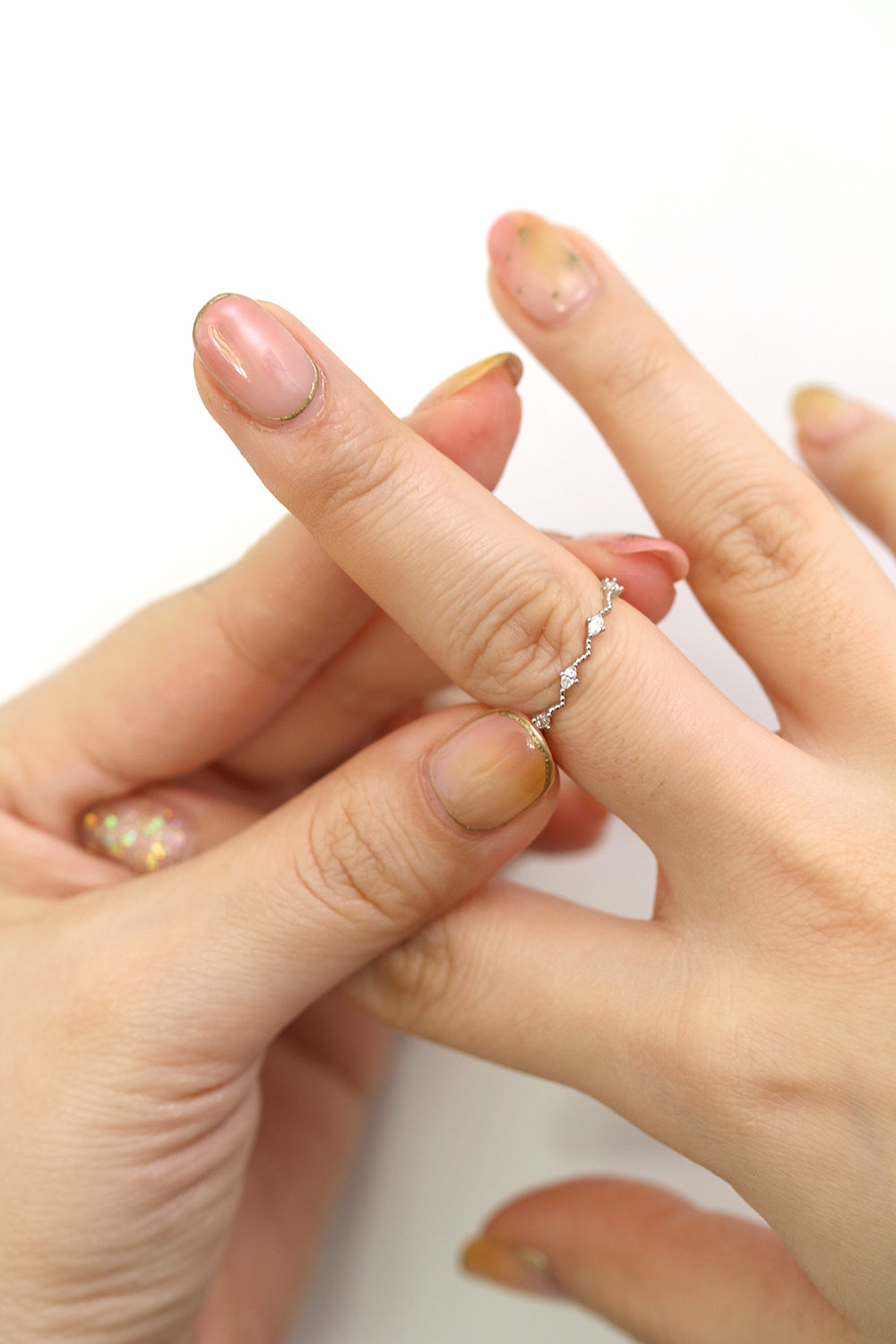 Diamond cubic relay ring