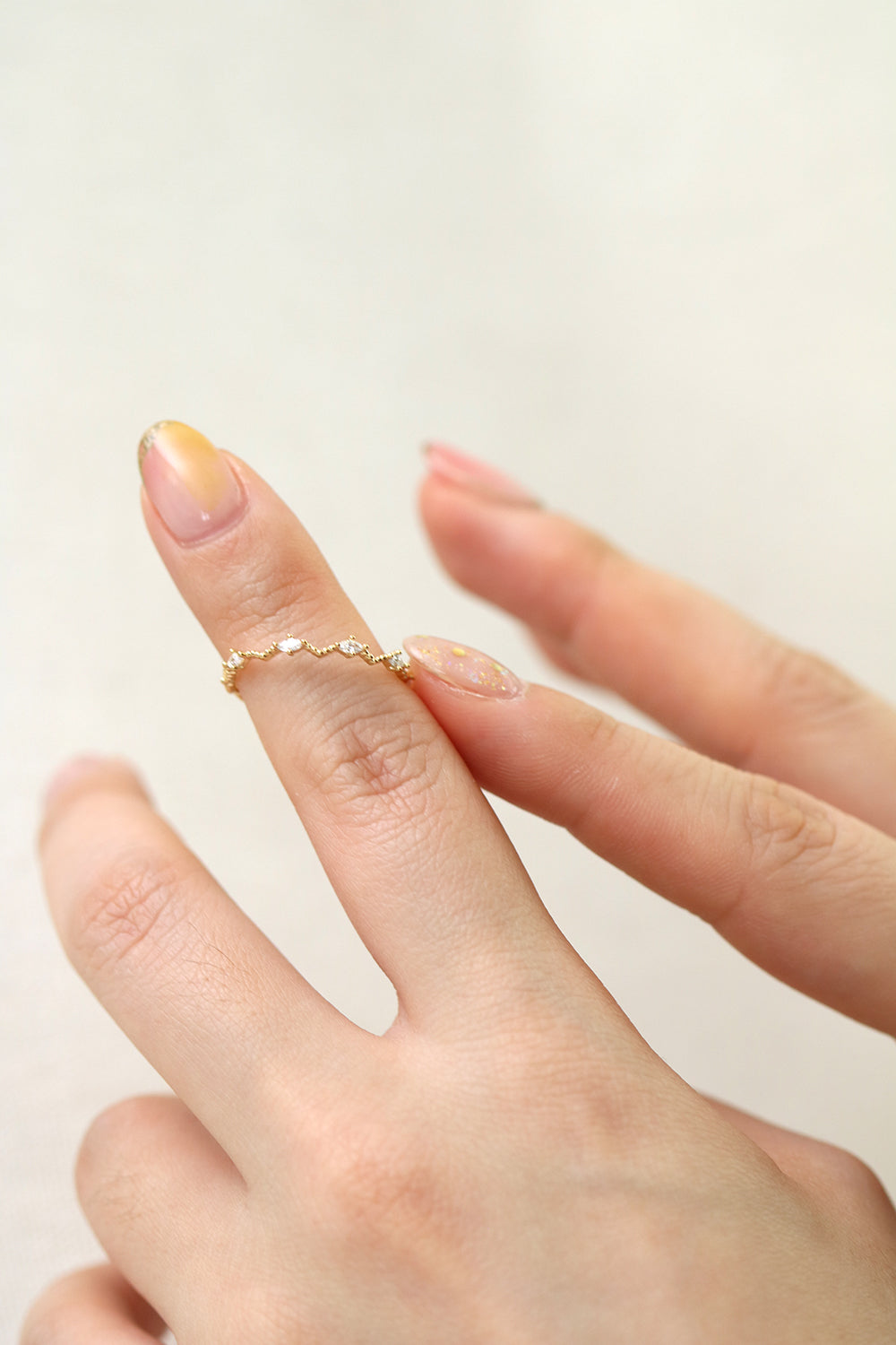 Diamond cubic relay ring