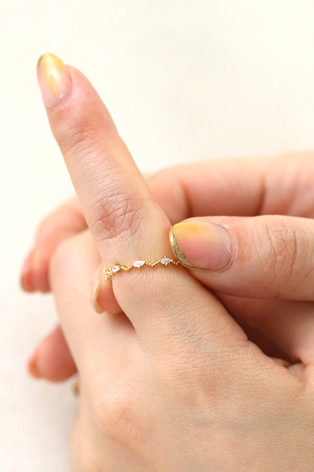 Diamond cubic relay ring