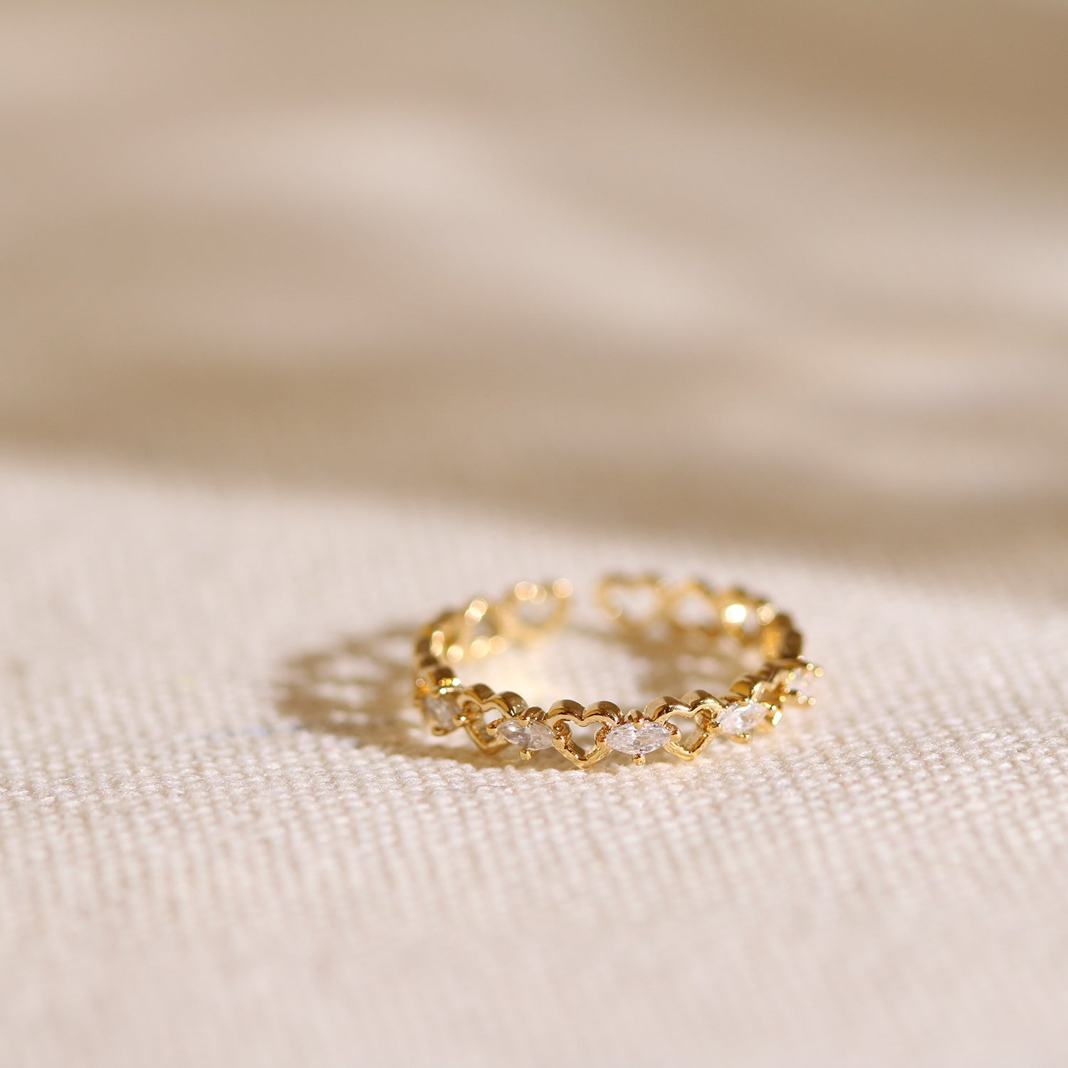 Cubic relay heart ring