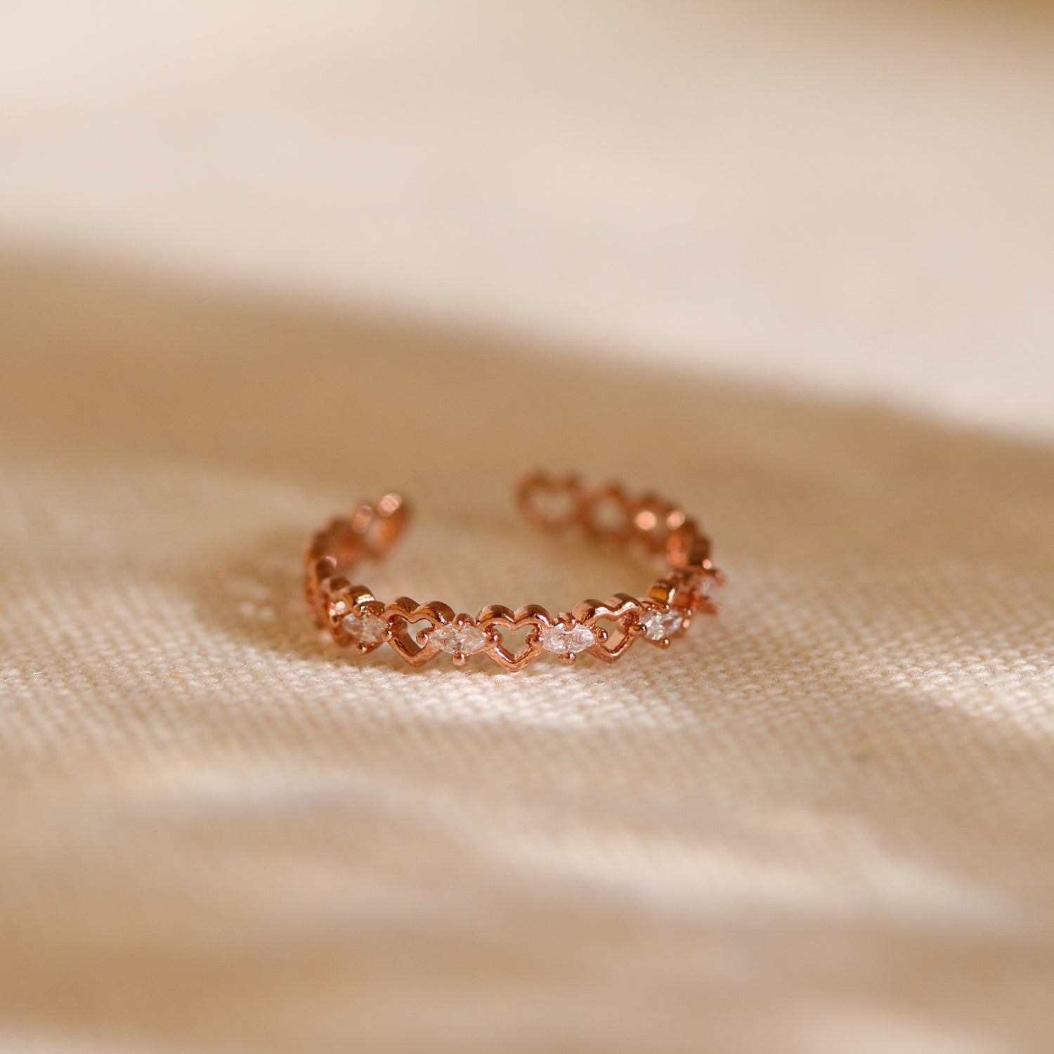 Cubic relay heart ring