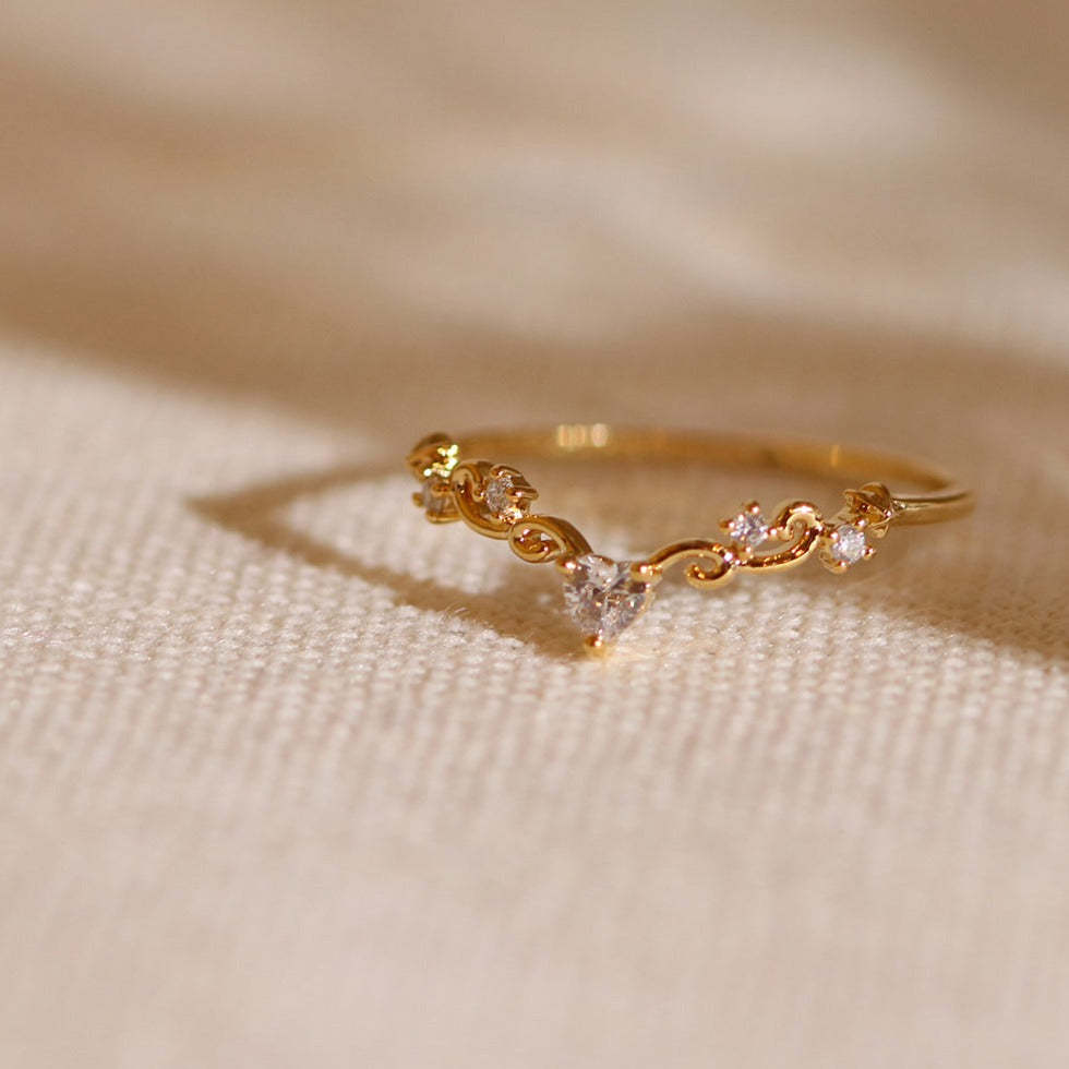 Elegant heart ring