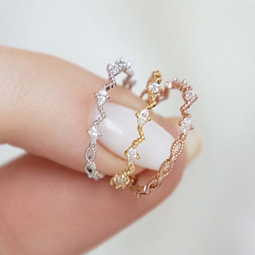 Diamond cubic relay ring