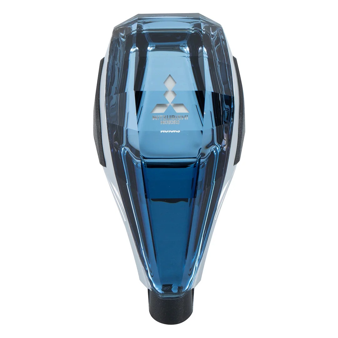 Το κουμπί αλλαγής ταχυτήτων με κρυστάλλινο φωτισμό LED ταιριάζει στα περισσότερα αυτοκίνητα