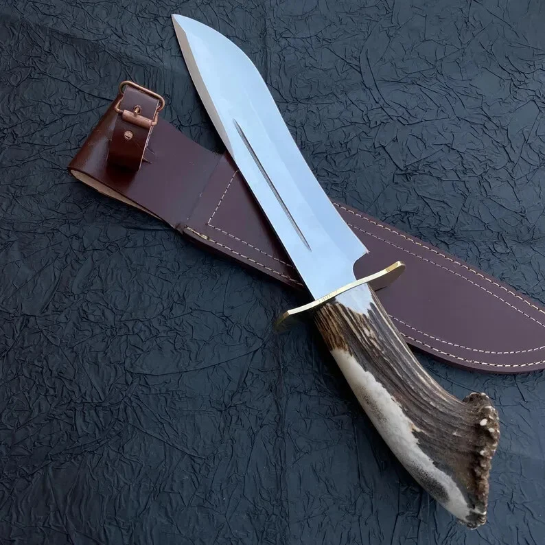 Kézzel készített szabadtéri kések