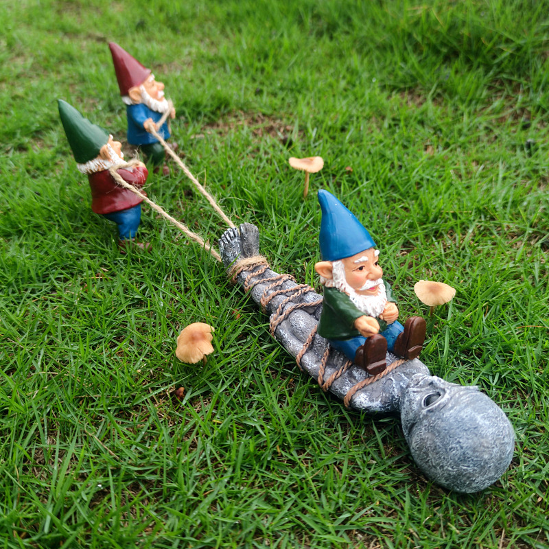 Gnome Capturing Alien Garden Statue