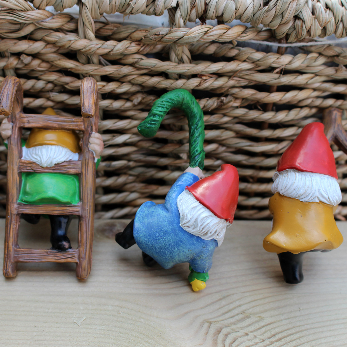 Set of 3 Hanging Garden Gnome Planter Ornaments – Cute Resin Flower Pot Decorations for Indoor & Outdoor Use