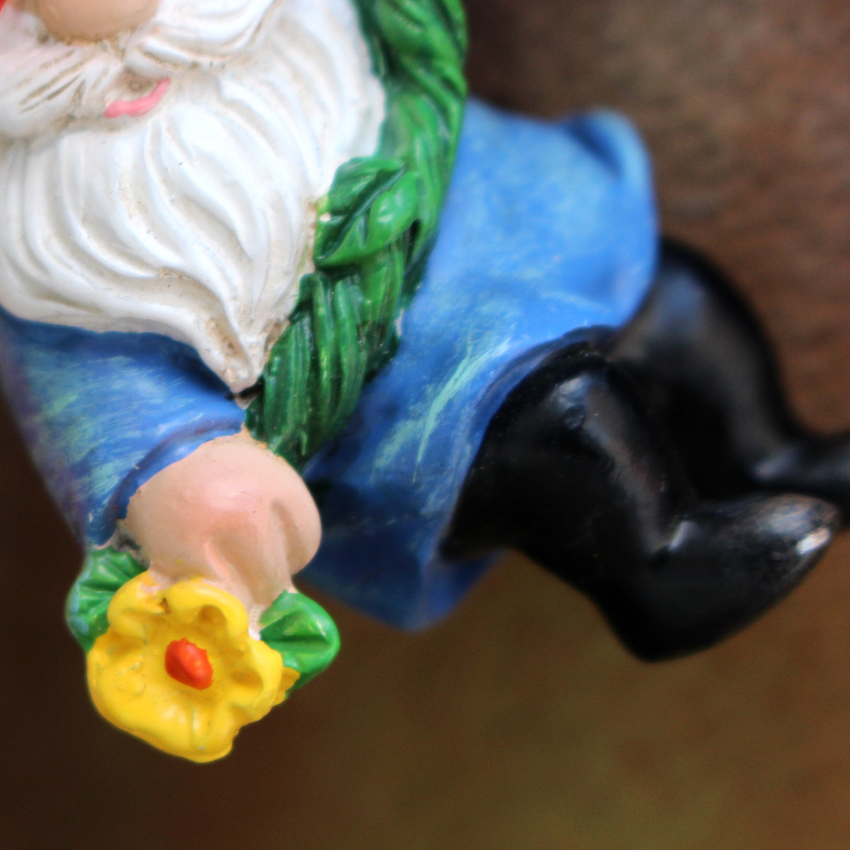Set of 3 Hanging Garden Gnome Planter Ornaments – Cute Resin Flower Pot Decorations for Indoor & Outdoor Use