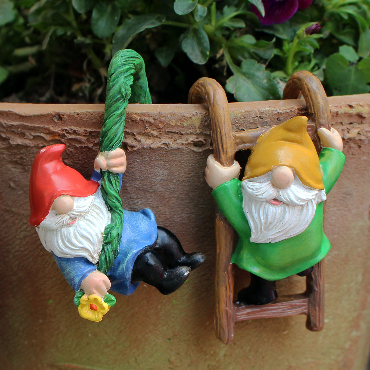 Set of 3 Hanging Garden Gnome Planter Ornaments – Cute Resin Flower Pot Decorations for Indoor & Outdoor Use