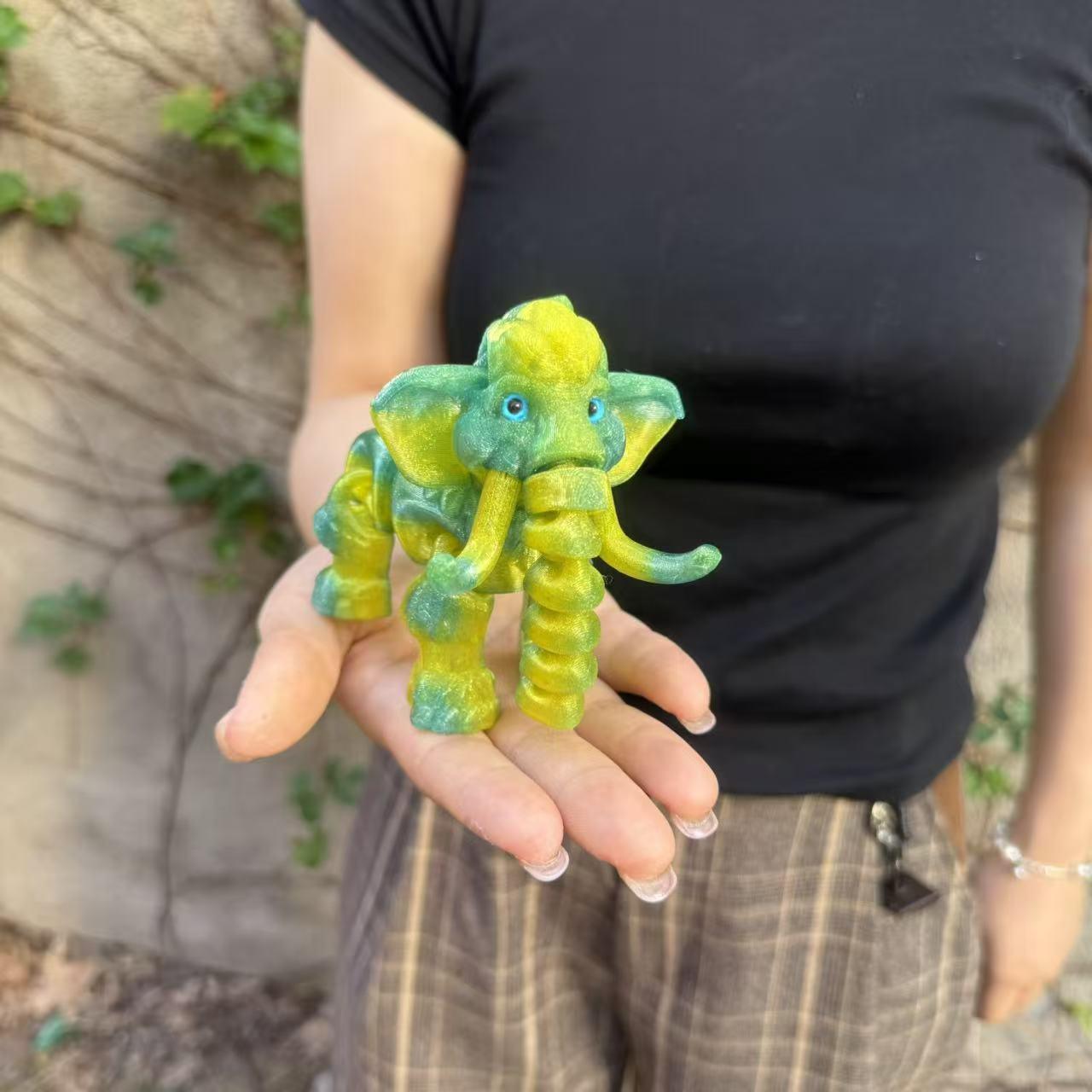 🎁 3D Printed Mammoth Toy Figure – Whimsical Home Art Piece & Collectible Gift