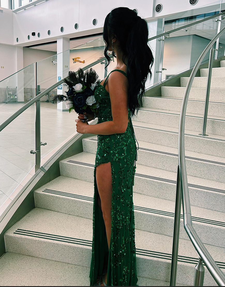 Berlinnova Women Sparkly Green Long Prom Dress Mermaid Spaghetti Straps Sequined Embroidery Pageant Dress with Slit