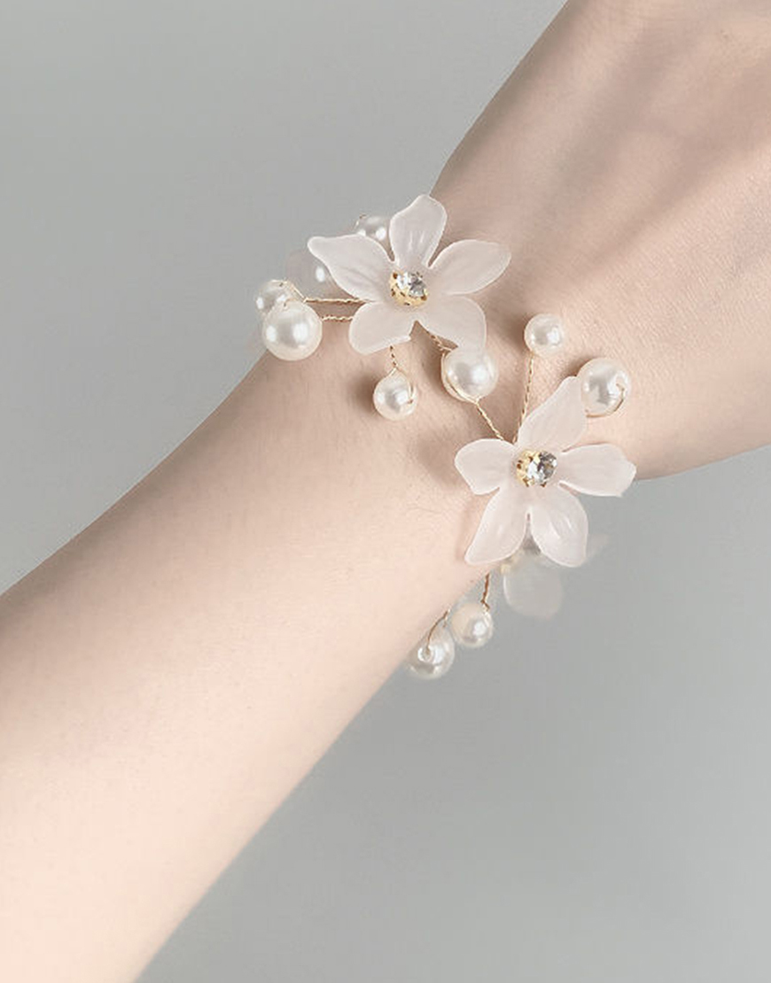 White Flowers Pearl Homecoming Party Wrist Corsage