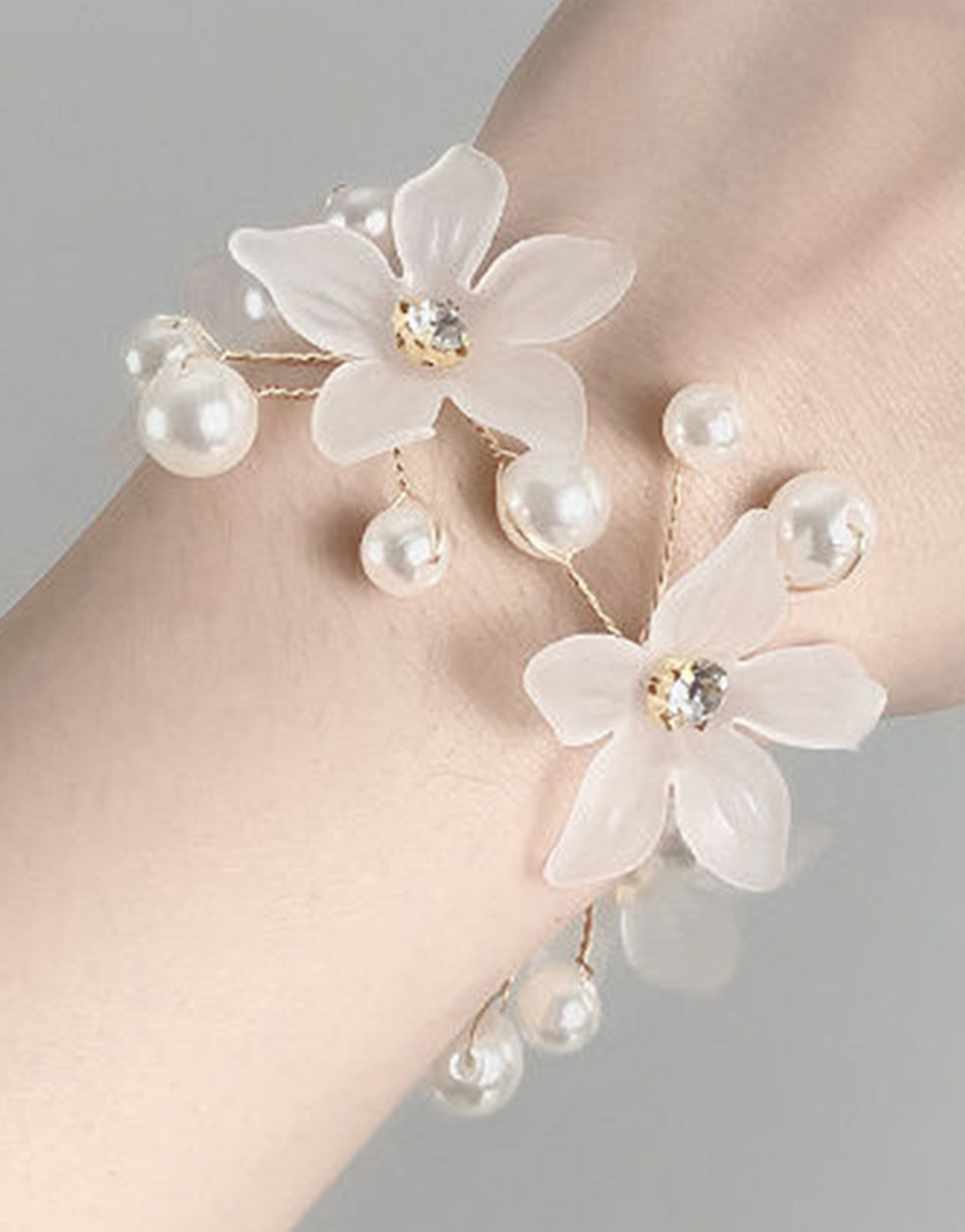 White Flowers Pearl Homecoming Party Wrist Corsage