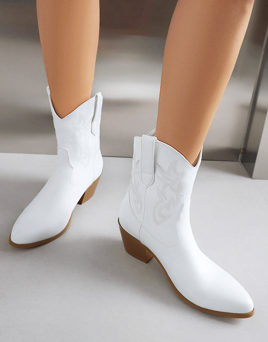 Golden Fashion Embroidered Round Toe Cowgirl Boots