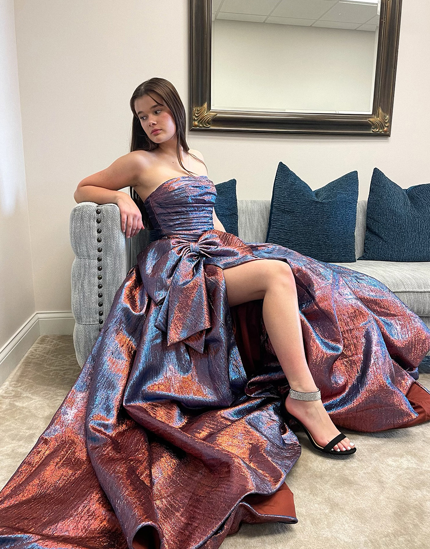 Metallic Fuchsia A-Line Strapless Ruched Long Prom Dress with Bow