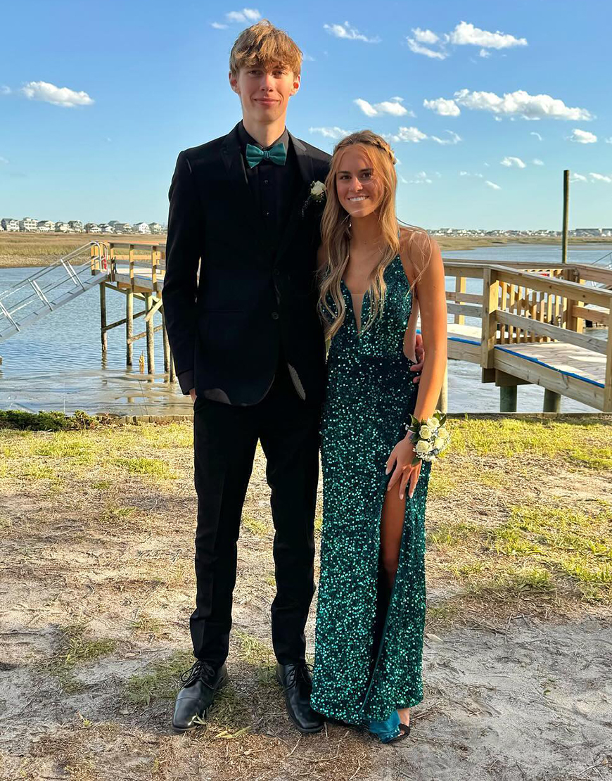 Sparkly Emerald Green Bodycon Halter Neck Sequins Long Prom Dress with Slit