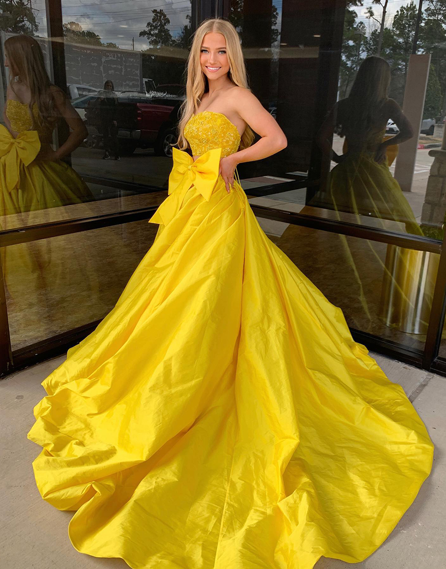 Graceful Yellow A-Line Sweetheart Expose Waist Appliques Slit Long Prom Dress With Bow