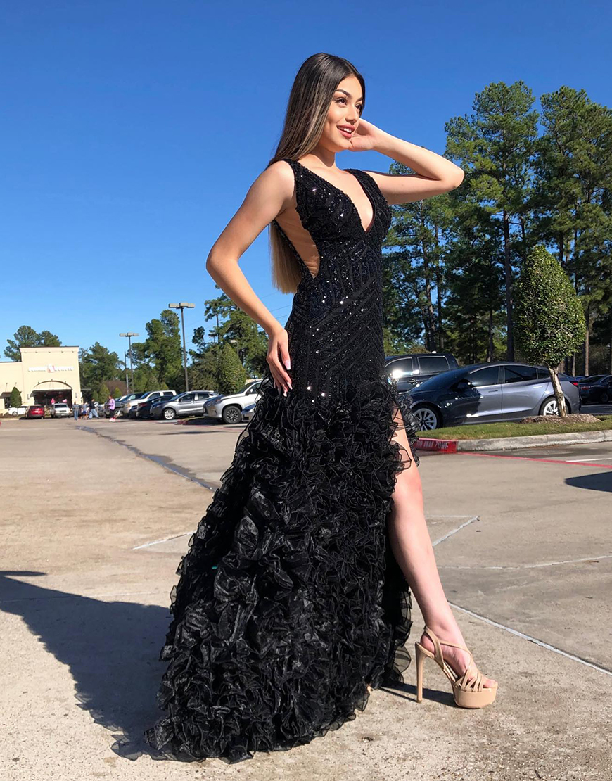 Sparkly Black A-Line Straps Deep-V Tulle Flower Long Prom Dress With Slit
