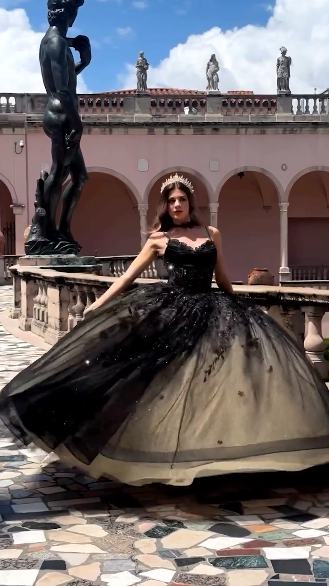 Sparkly Black Spaghetti Straps Sequined Appliques Tulle Quinceanera Dress