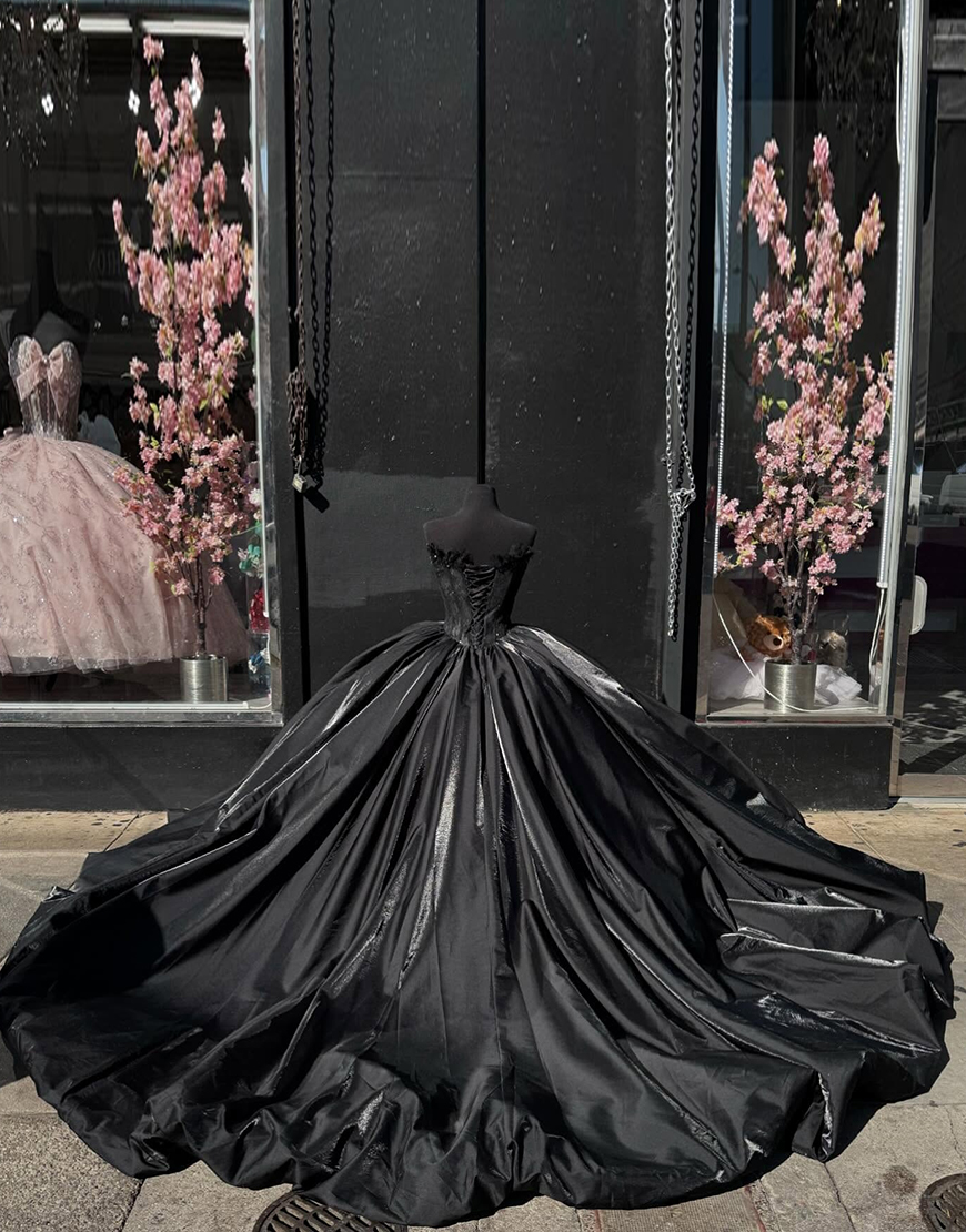 Sparkly Black Satin Sweetheart Beaded Ball Gown Ruffles Quinceanera Dress