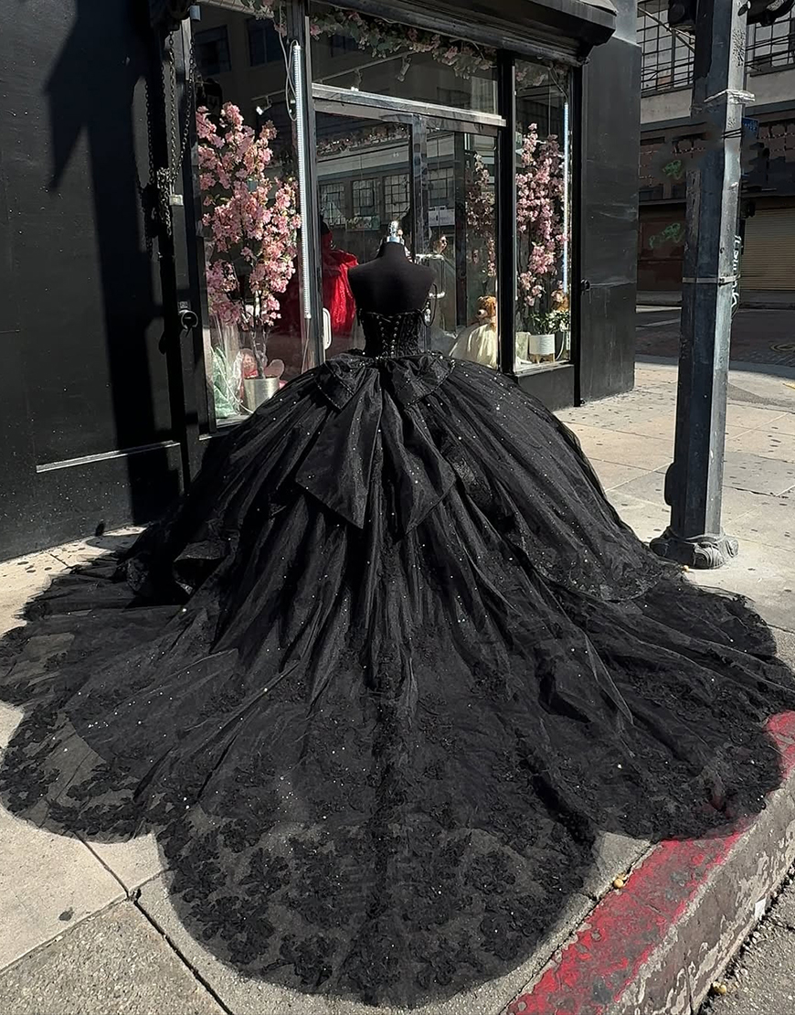 Sparkly Black Tulle Spaghetti Straps Ball Gown Applique Quinceanera Dress