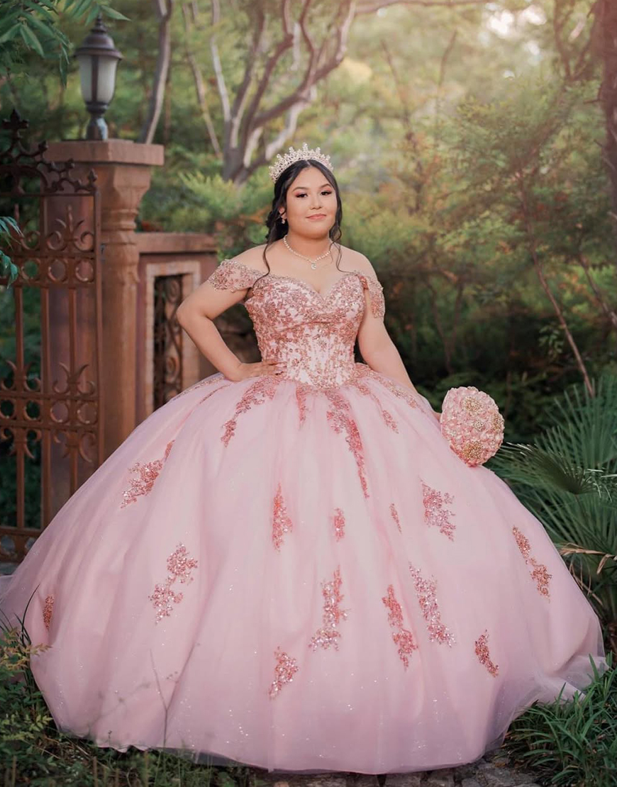 Princess Blush Pink Off the Shoulder Sequined Appliques Tulle Quinceanera Dress