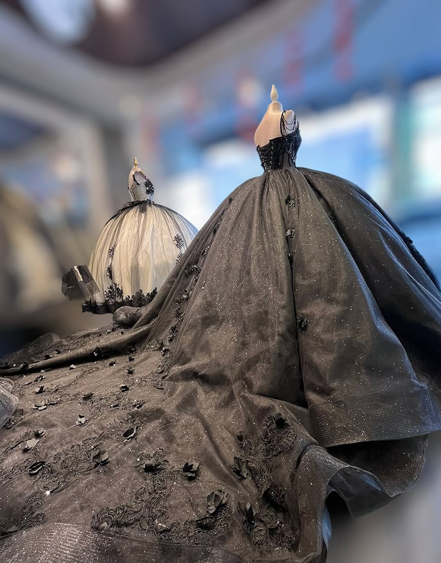 Princess Black Spaghetti Straps Princess Sequin Applique Quinceanera Dress