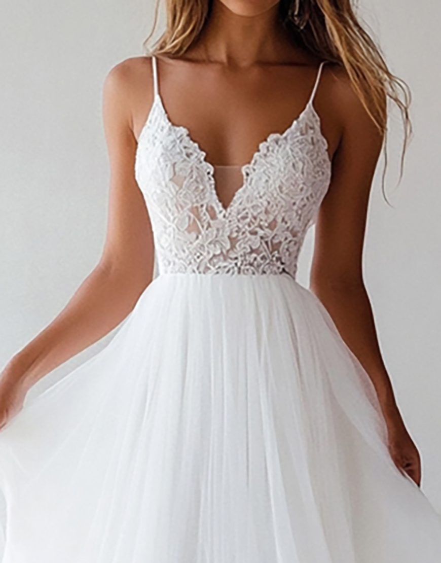 Princess White A-Line Spaghetti Straps Laced Top Tulle Long Graduation Dress