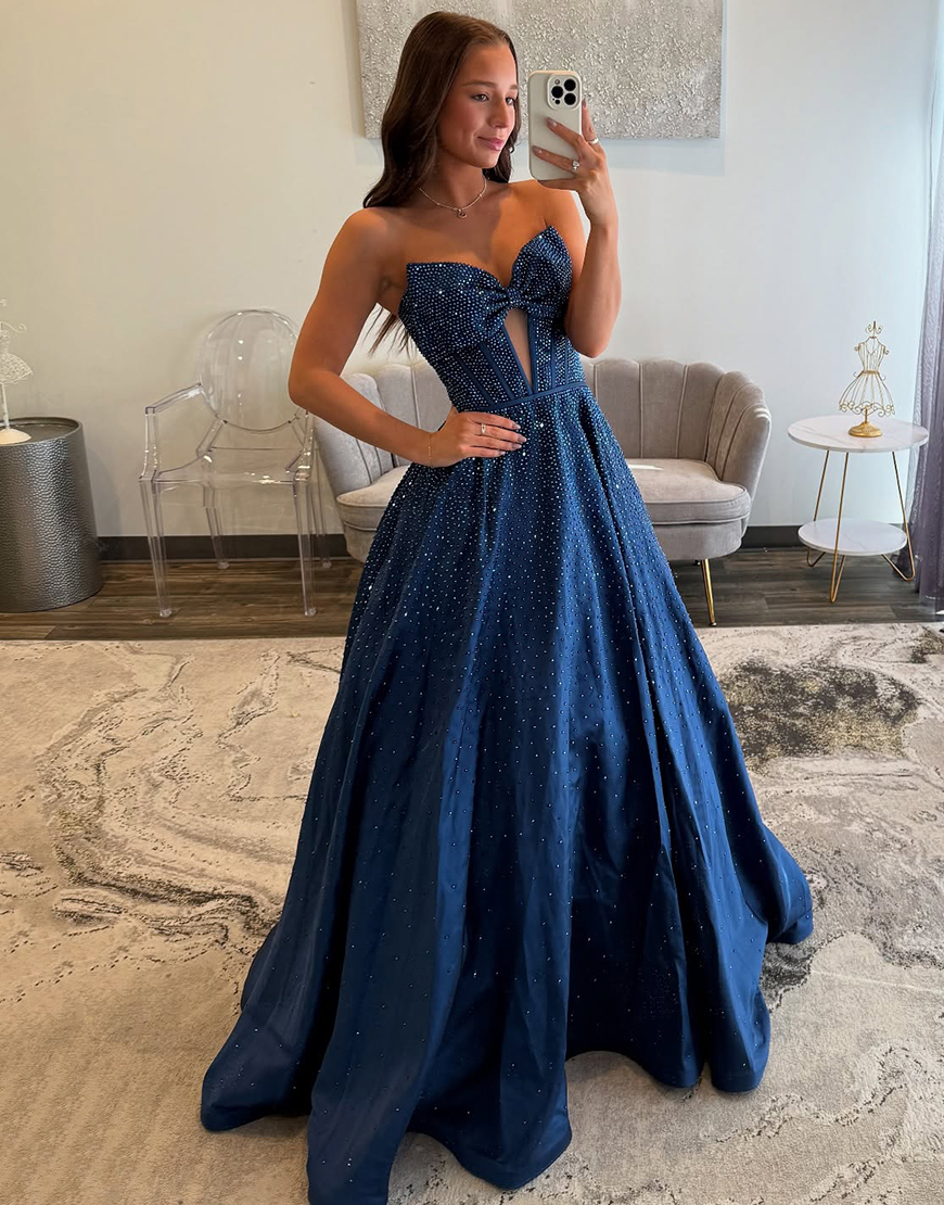 Sparkly White Sweetheart Princess Long Beaded Corset Prom Dress with Bow