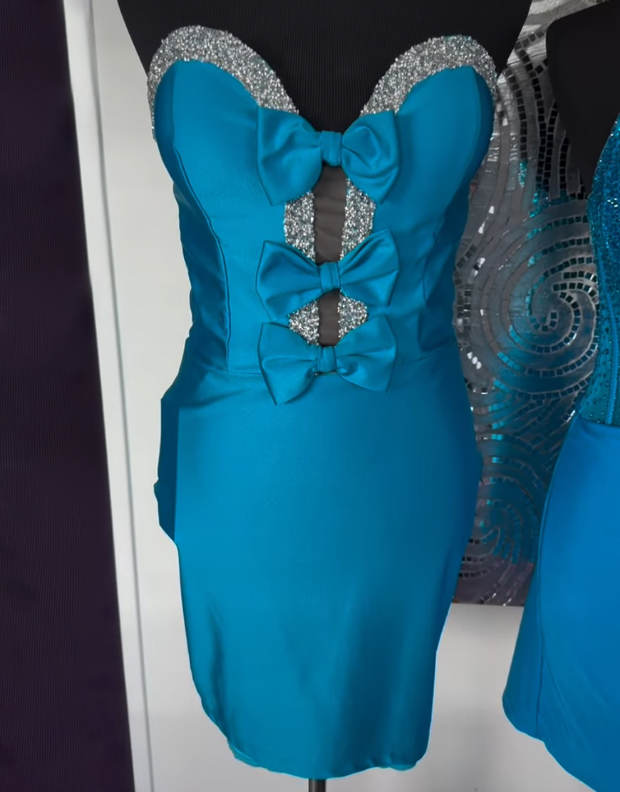 Sparkly Black Keyhole Beaded Short Homecoming Dress with Bows