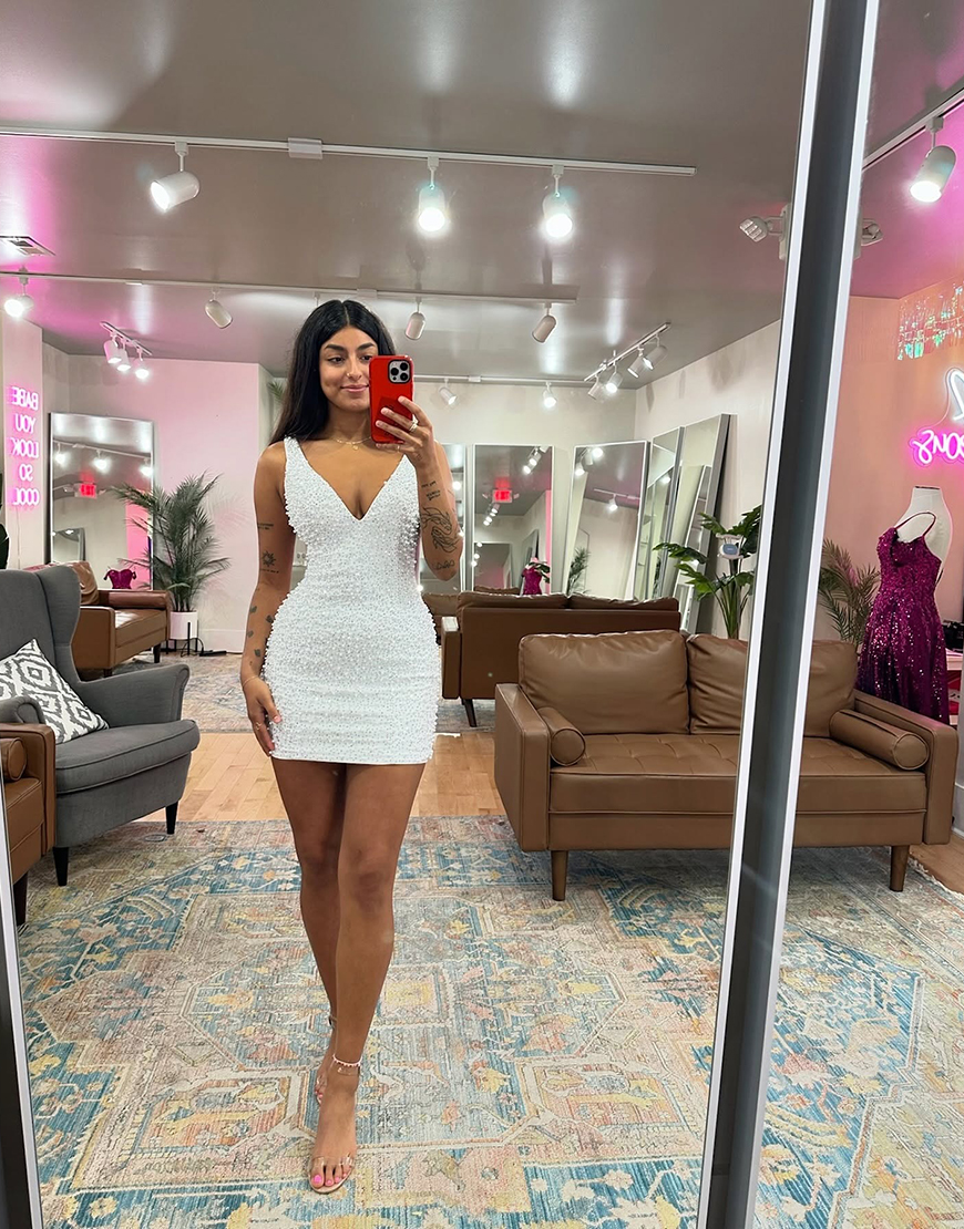 Sparkly White V Neck Sequins Tight Short Homecoming Dress