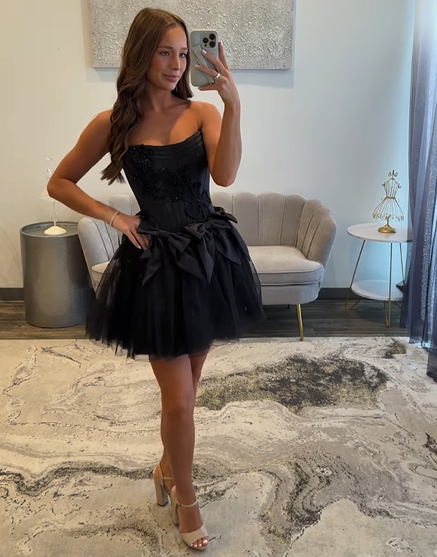 Black Corset Tulle Strapless Short Homecoming Dress with Bows