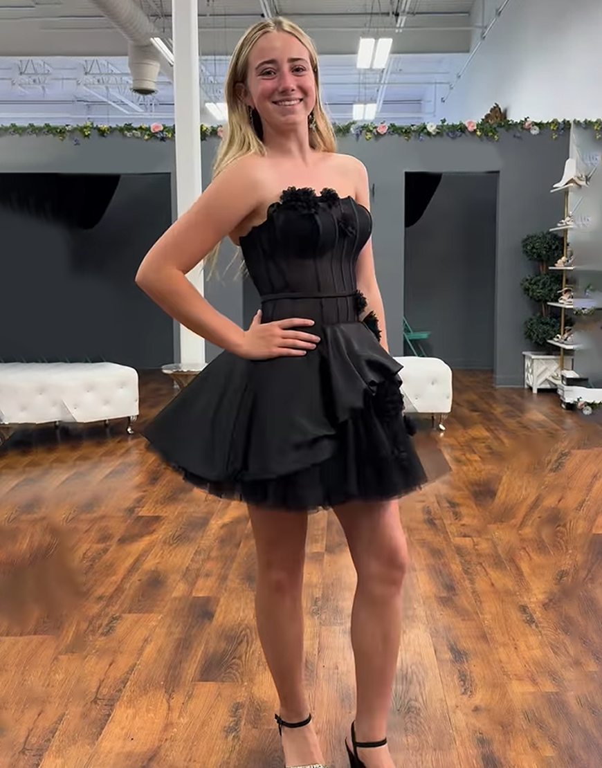 Black Floral A Line Strapless Short Corset Homecoming Dress