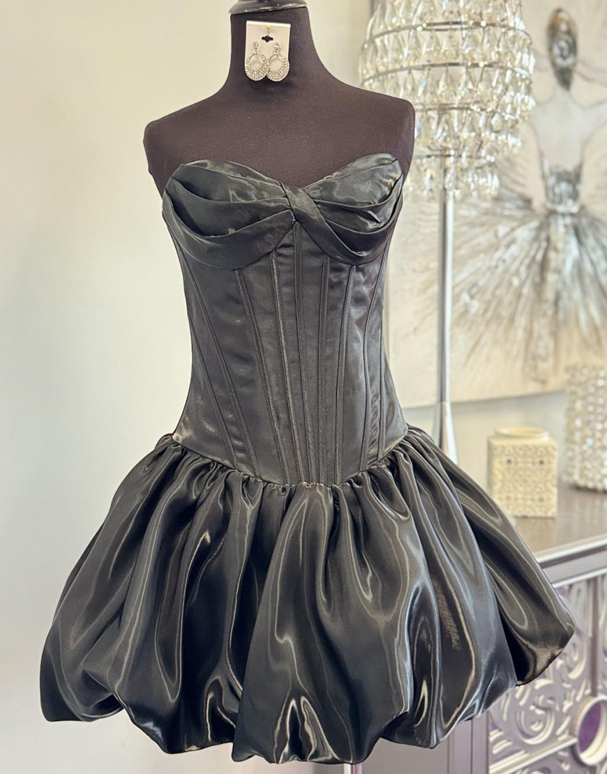 Black A-Line Sweetheart Satin Short Corset Homecoming Dress