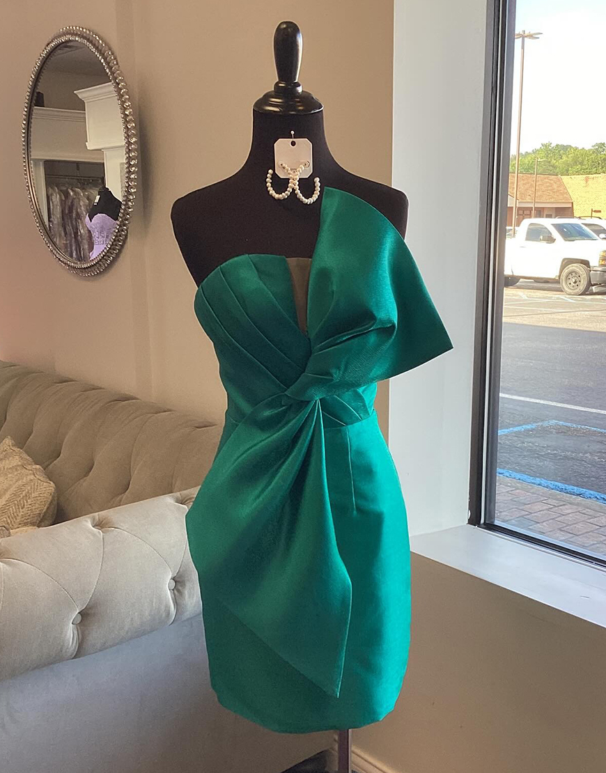 Emerald Green Short Strapless Satin Ruched Homecoming Dress with Bow