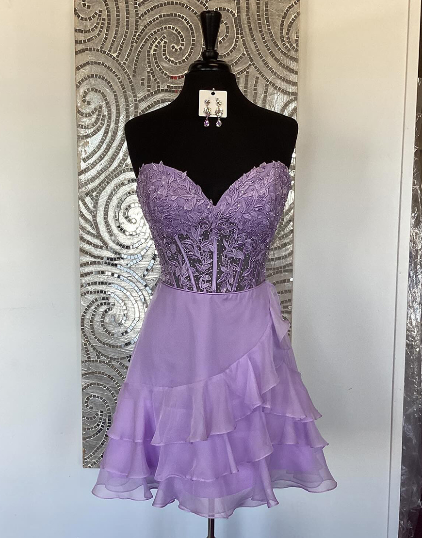 Lilac A-Line Sweetheart Tiered Short Corset Homecoming Dress with Appliques