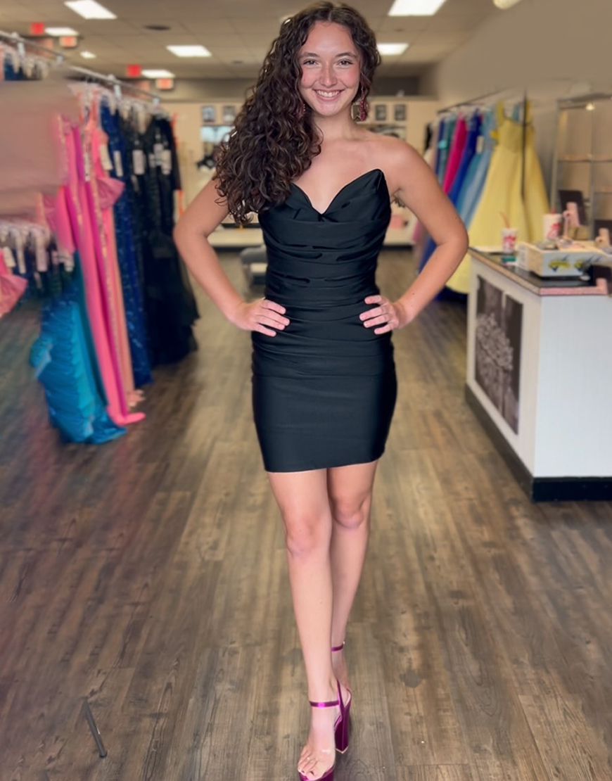 Black Sweetheart Ruched Tight Short Satin Homecoming Dress