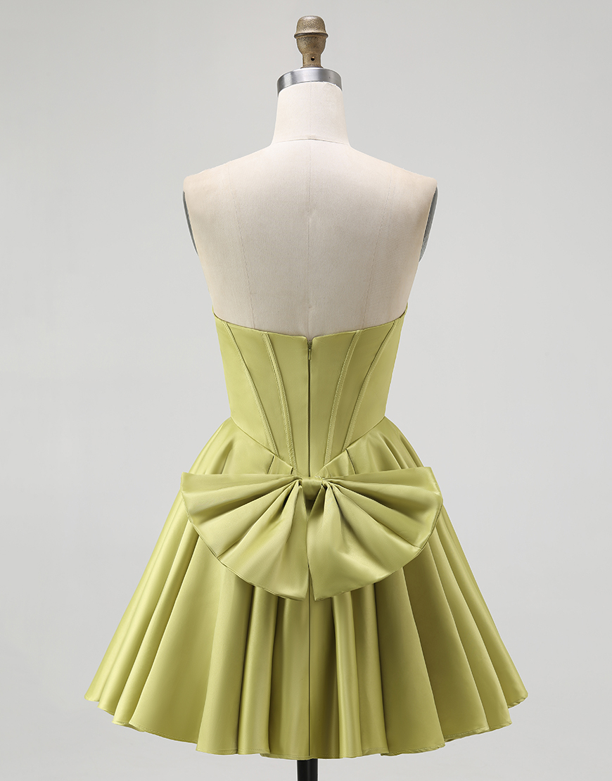 Sparkly Green Sweetheart A-Line Short Satin Homecoming Dress with Beading