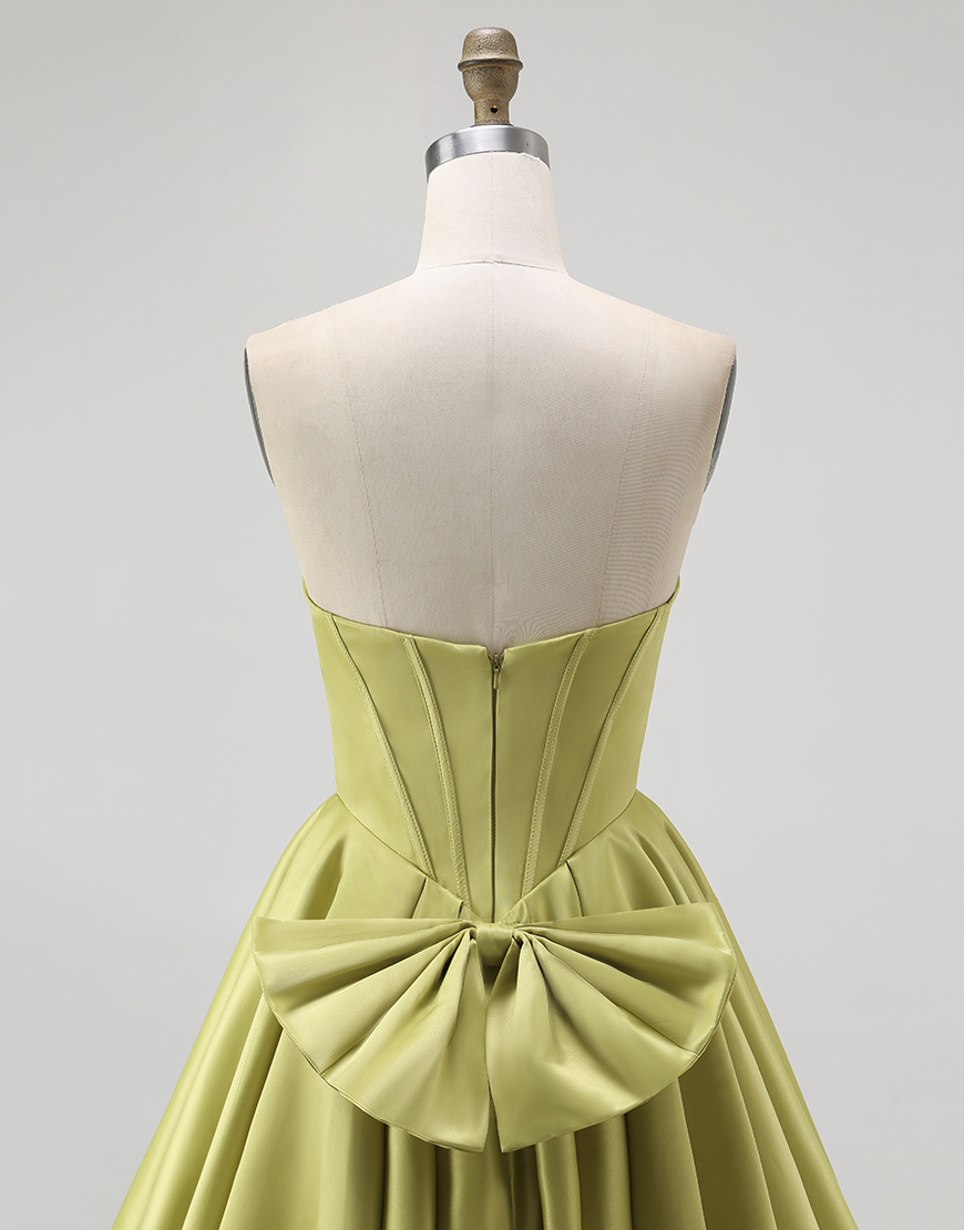 Sparkly Green Sweetheart A-Line Short Satin Homecoming Dress with Beading