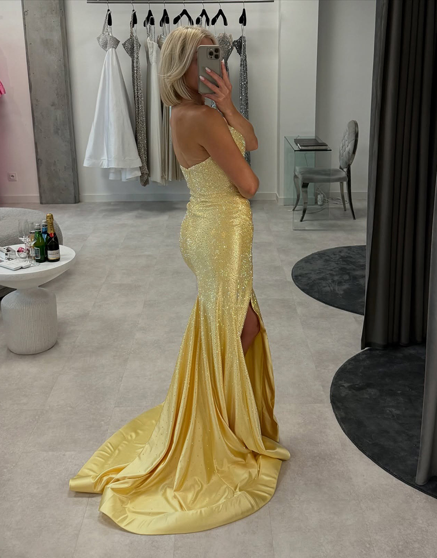 Sparkly Yellow Sweetheart Mermaid Long Satin Prom Dress with Beading