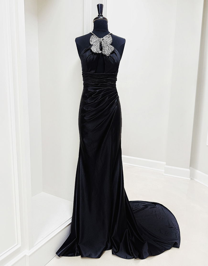 Sparkly Black Mermaid Ruched Halter Long Prom Dress with Beading