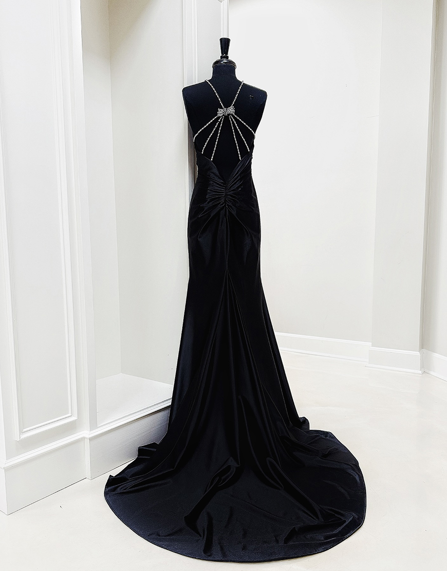 Sparkly Black Mermaid Ruched Halter Long Prom Dress with Beading